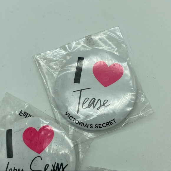 🔥5 for $20🔥 THREE Rare Collectible Victoria’s Secret Button Pins - SEALED - Picture 6 of 8